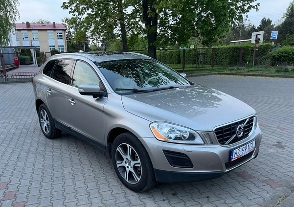 Volvo XC 60 cena 61000 przebieg: 160000, rok produkcji 2012 z Łomianki małe 121